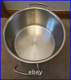 Fissler Stainless 18-10 Induction Stockpot with Lid (10 in by 6 in)