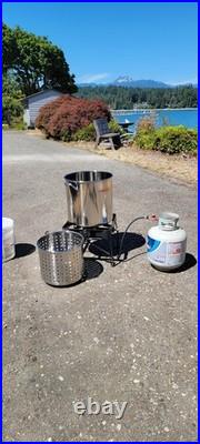 Large Capacity Stockpot for Boiling and Steaming