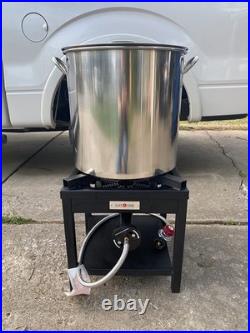 Large Capacity Stockpot for Boiling and Steaming