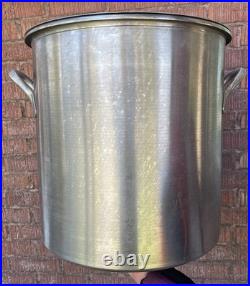 Vollrath 60 Qt Stainless Steel Stock Pot with Lid 15 Gal Capacity Flat Bottom