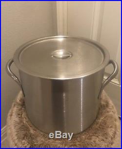 Vollrath Company 78610 Stock Pot, 20-Quart, With Matching Lid # 78672 Excellent
