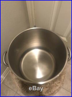 Vollrath Company 78610 Stock Pot, 20-Quart, With Matching Lid # 78672 Excellent